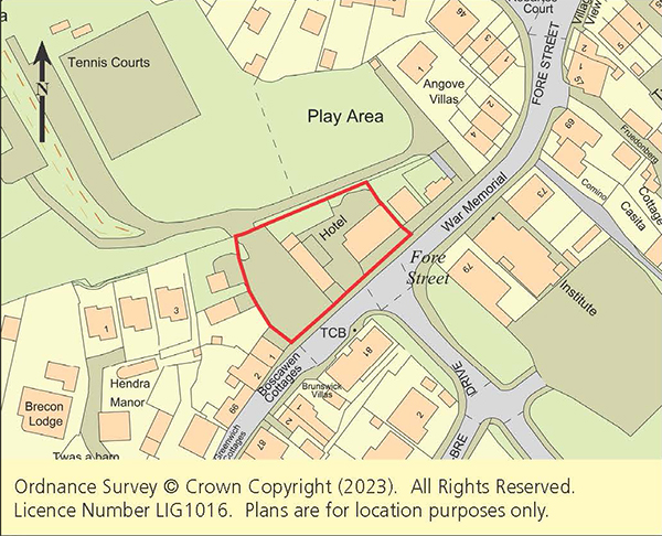 Lot: 4 - FORMER HOTEL WITH CONVERTED GRANARY BUILDING AND CAR PARK -